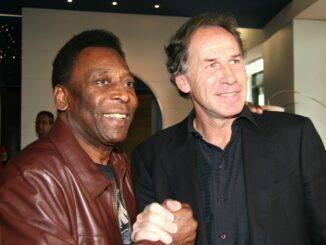 Football legend Pele (BRA) left his mark on the world of football, as here at the Golden Foot Award,Pele meeting Franco BARESI (ITA). Honorarpflichtiges Foto, Fee liable image, Copyright © alexanders-IMAGES/ Schuhmann Alexander